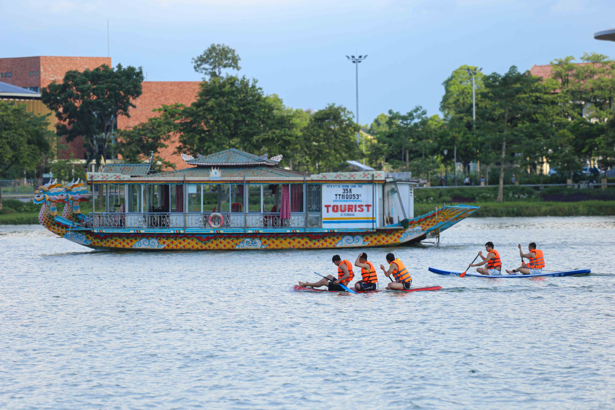 Silk Path Grand Hue - Travel Hue Vietnam - SUP on Huong River (2)