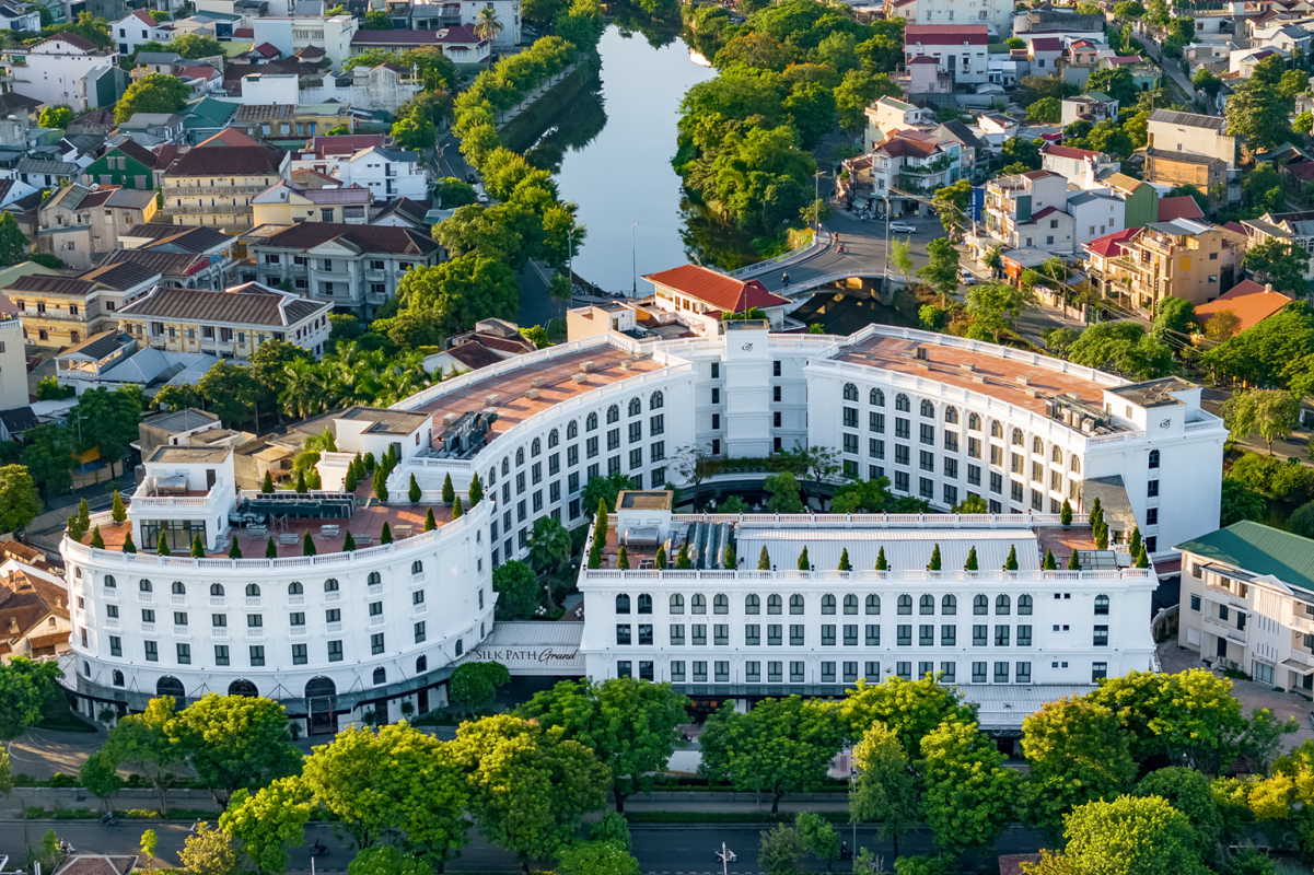 Silk Path Grand Hue Hotel Spa - Khách sạn 5* trung tâm thành phố Huế